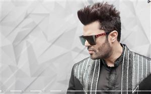 Manish Paul`s debonair look in a black-silver avatar